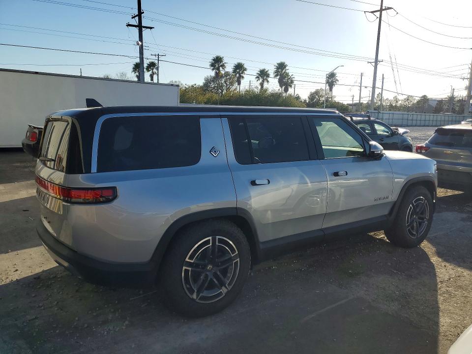 2026 Rivian R1s