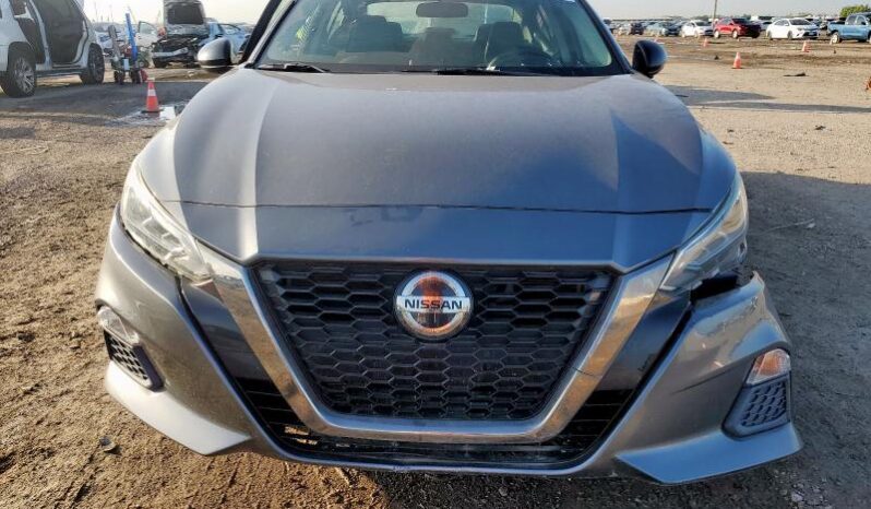 
								2019 Nissan Altima sr full									