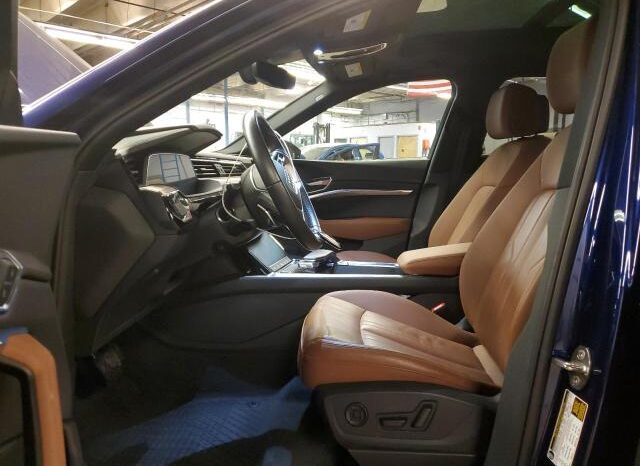 
								2022 Audi E-tron full									