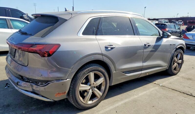
								2019 Audi E-tron full									