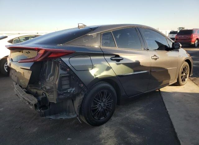
								2017 Toyota Prius prim full									