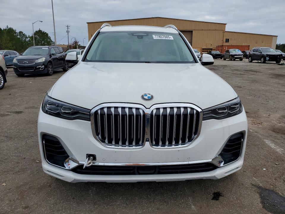 2021 BMW X7