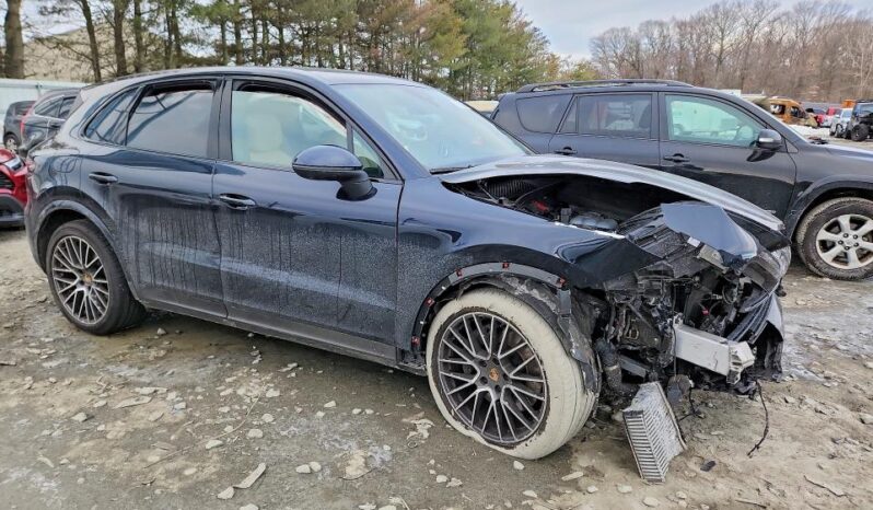 
								2023 Porsche Cayenne full									