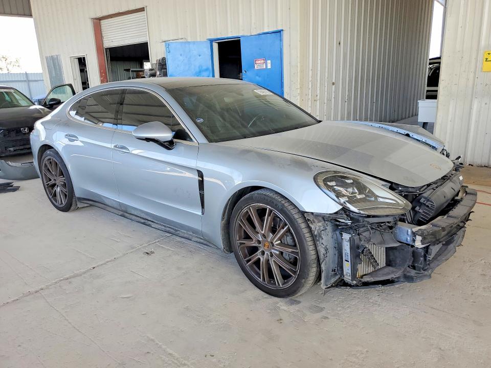 2018 Porsche Panamera
