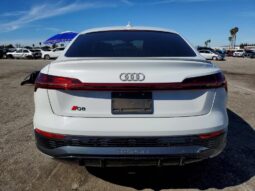 
										2024 Audi Q8 full									