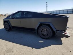 
										2024 Tesla Cybertruck full									