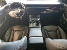 
										2019 Audi Q8 full									