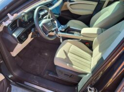 
										2024 Audi Q8 full									