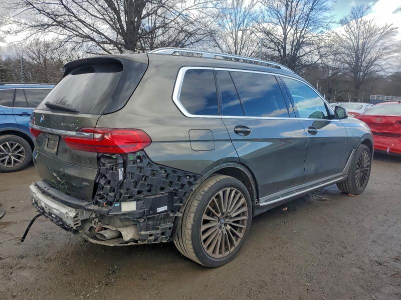 2021 BMW X7