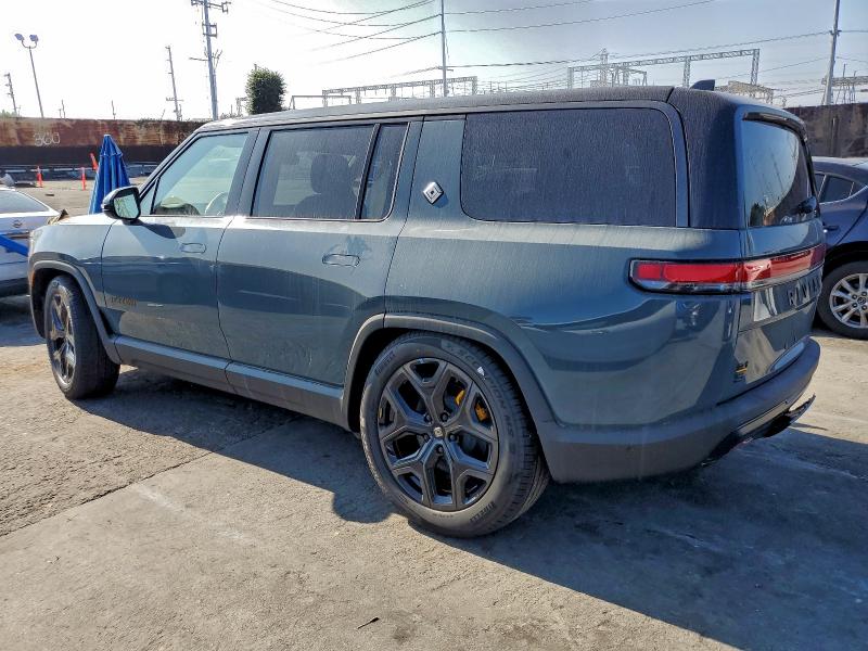 2025 Rivian R1s