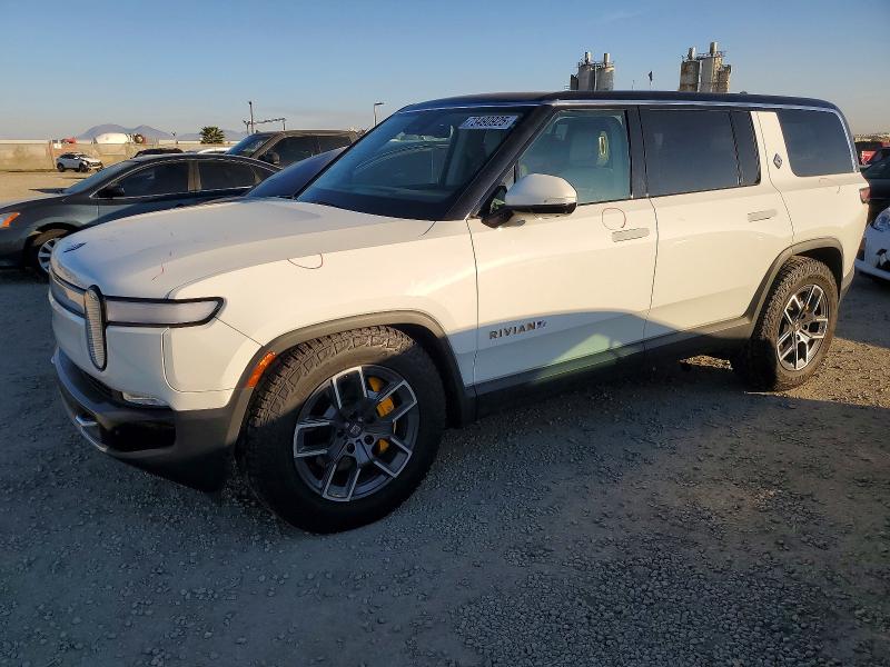 2023 Rivian R1s