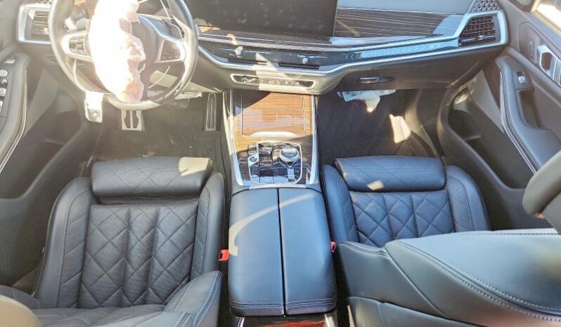 
								2024 BMW X7 full									