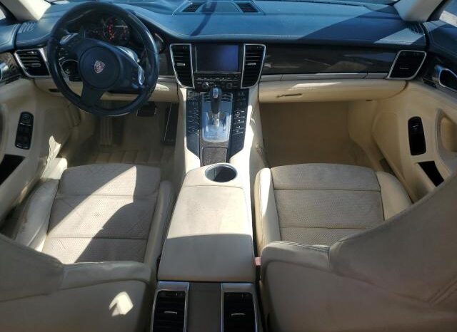 
								2011 Porsche Panamera full									
