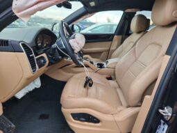 
										2023 Porsche Cayenne full									