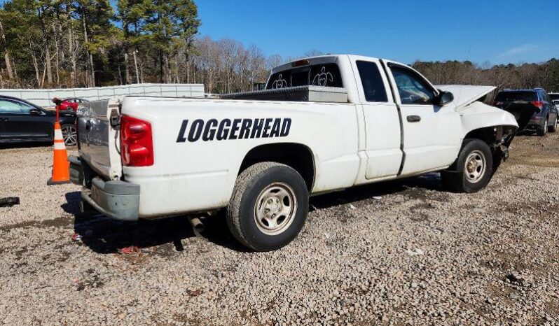 
								2005 Dodge Dakota full									