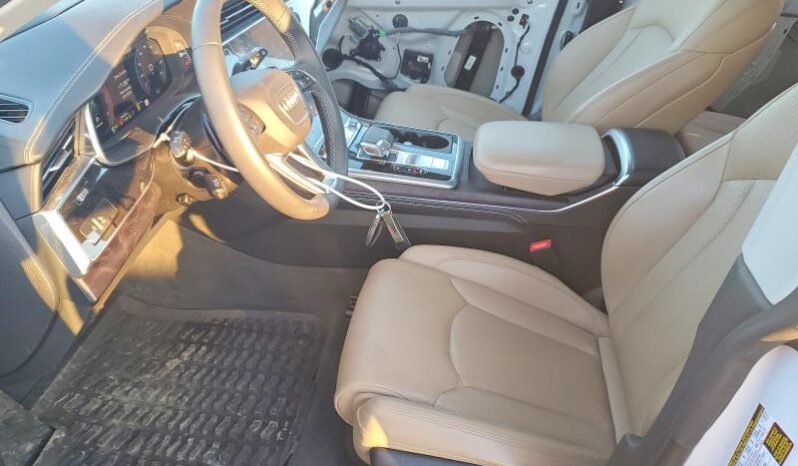 
								2024 Audi Q8 full									
