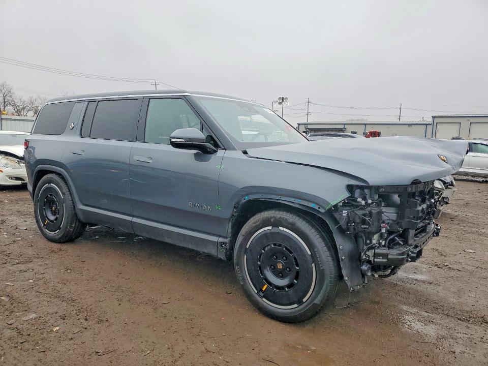 2025 Rivian R1s