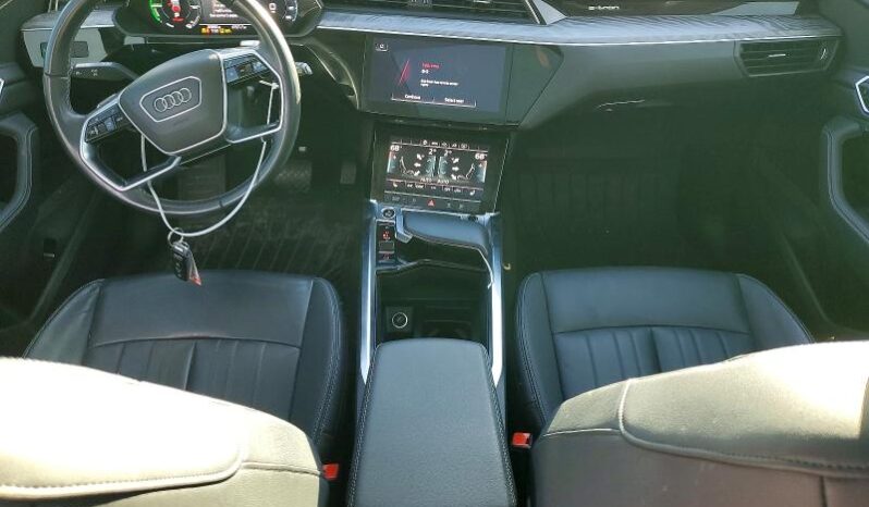 
								2022 Audi E-tron full									