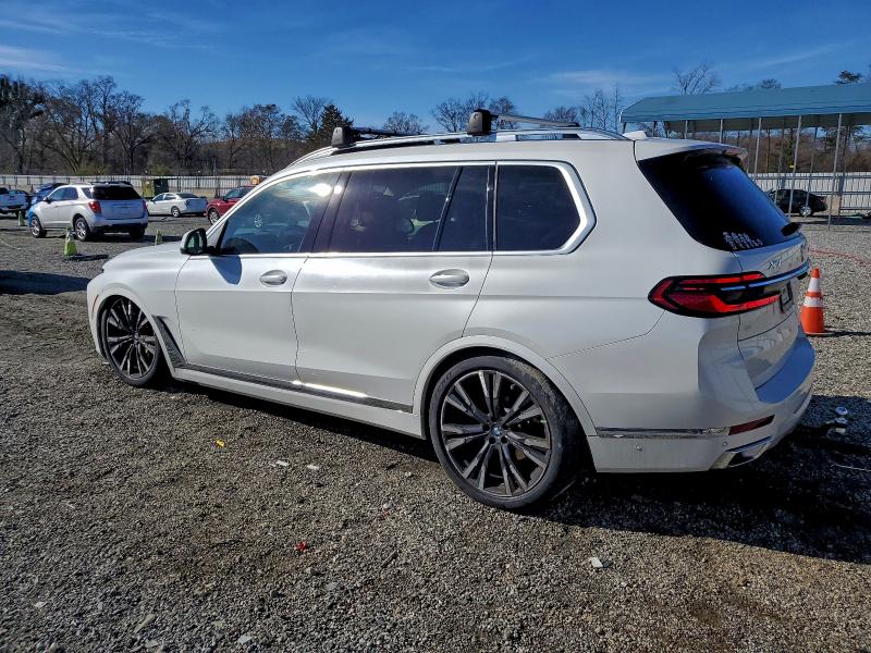 2023 BMW X7