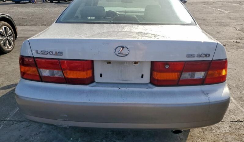 
								1998 Lexus Es 300 full									