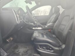 
										2023 Porsche Cayenne full									