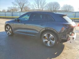 
										2022 Audi E-tron full									