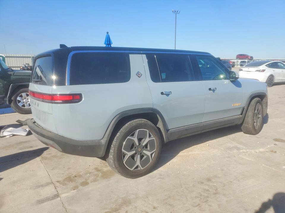 2024 Rivian R1s