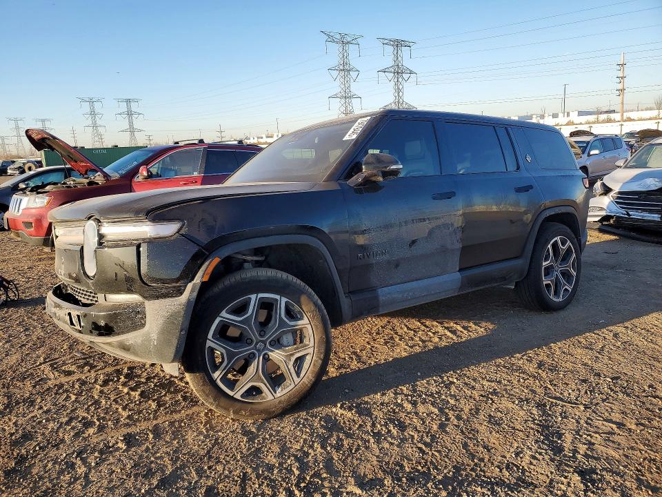2025 Rivian R1s