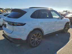 
										2022 Porsche Cayenne full									