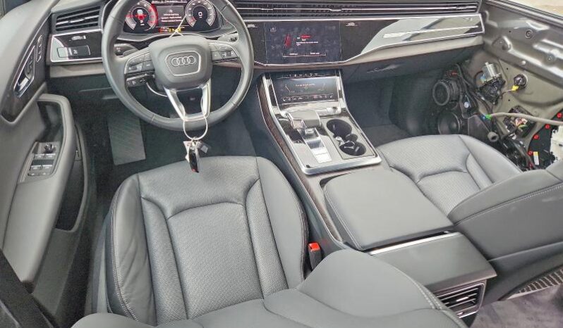 
								2021 Audi Q8 full									