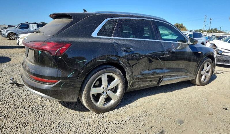 
								2019 Audi E-tron full									