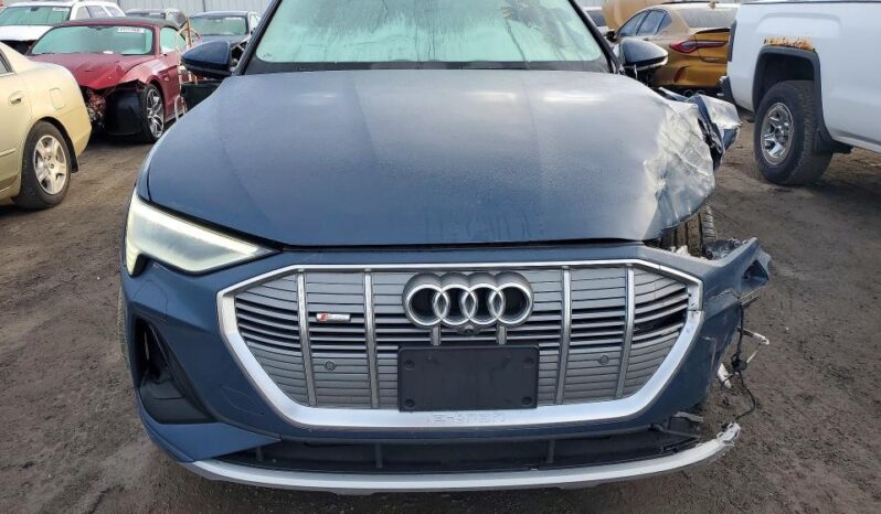
								2021 Audi E-tron full									