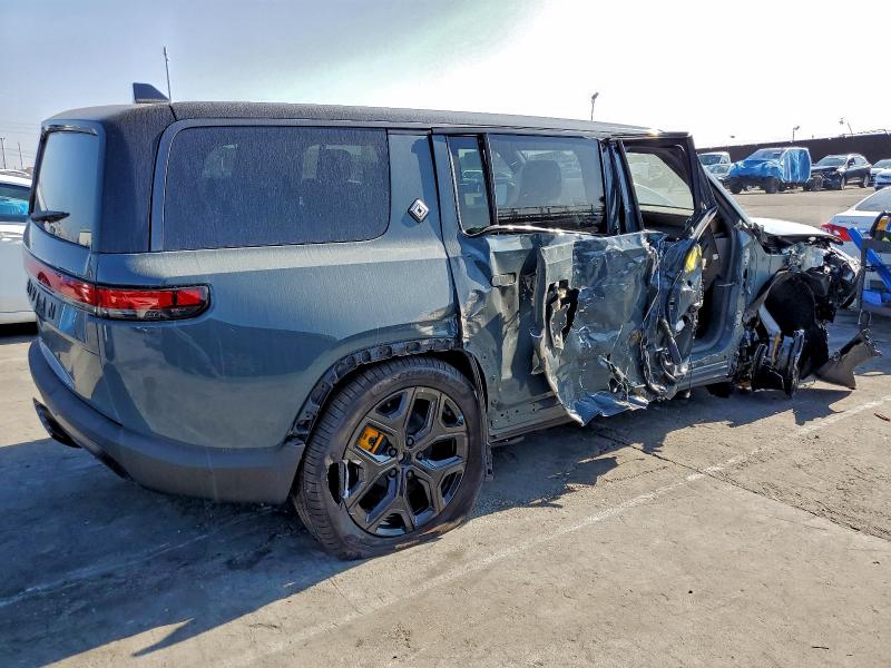 2025 Rivian R1s