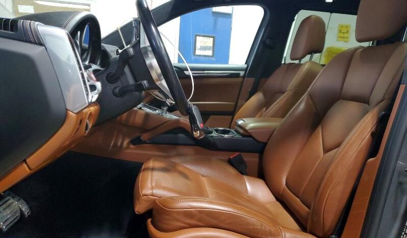 
								2016 Porsche Cayenne full									