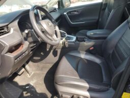 
										2020 Toyota Rav4 full									