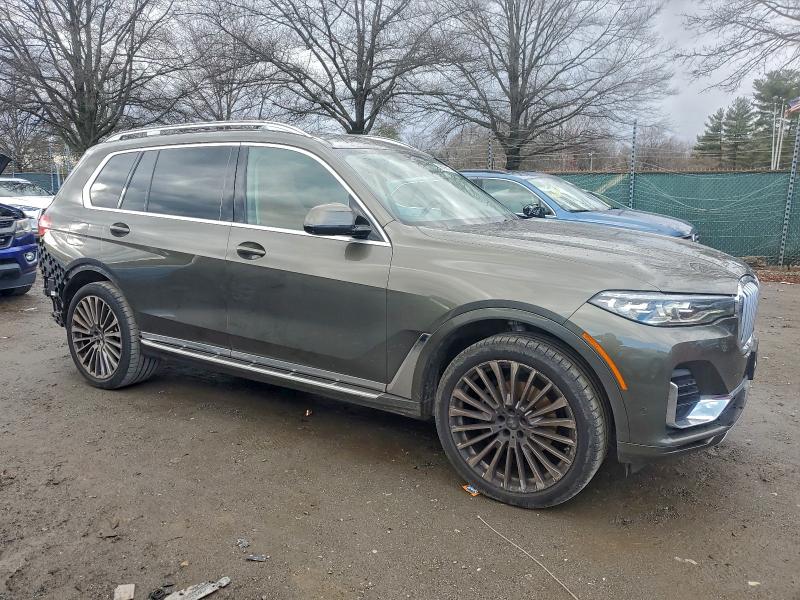 2021 BMW X7