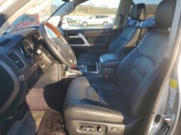 
										2016 Toyota Land cruiser full									