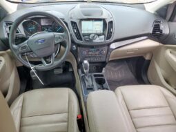 
										2019 Ford Escape tit full									