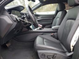 
										2024 Audi Q8 full									