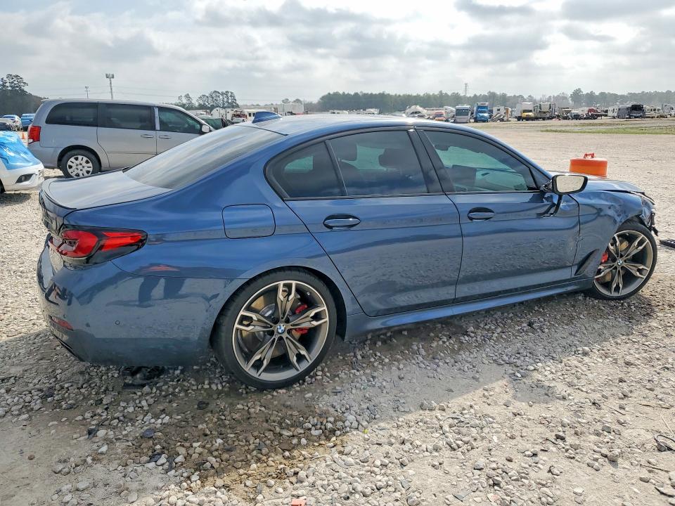 2023 BMW M5
