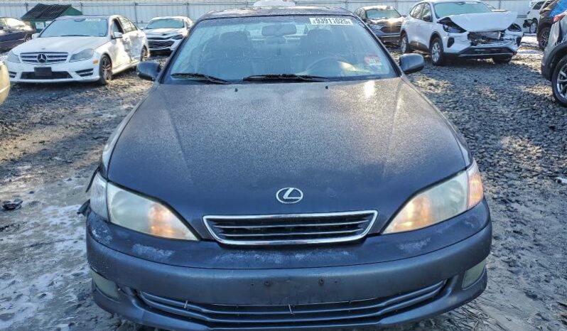 
								2001 Lexus Es 300 full									