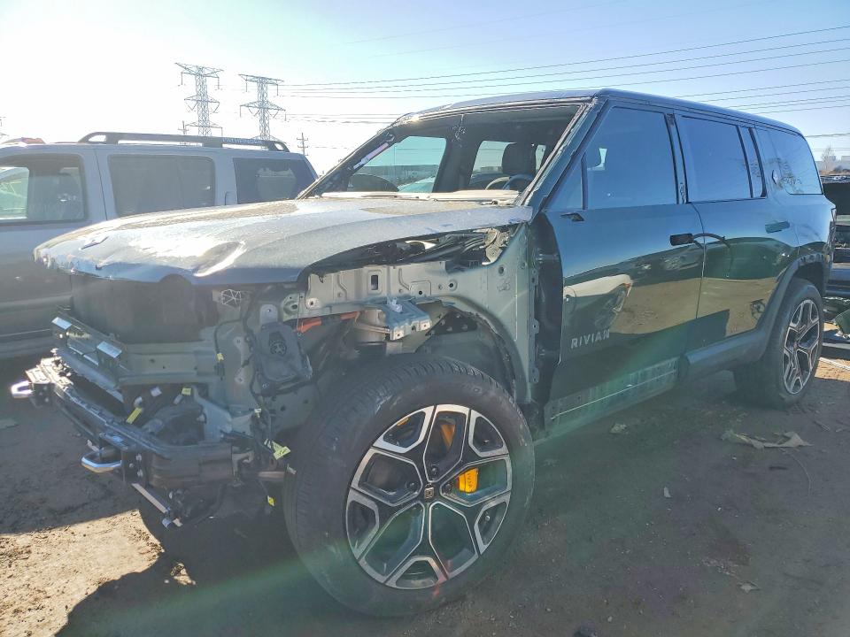 2023 Rivian R1s