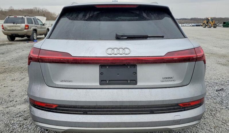 
								2022 Audi E-tron full									