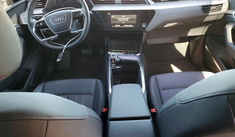 
								2024 Audi Q8 full									