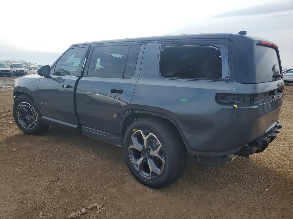 2025 Rivian R1s