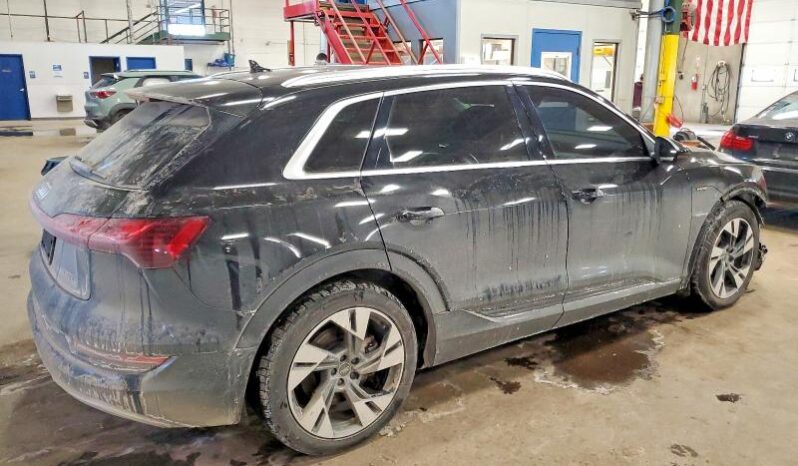 
								2021 Audi E-tron full									