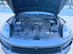 
										2021 Porsche Cayenne full									