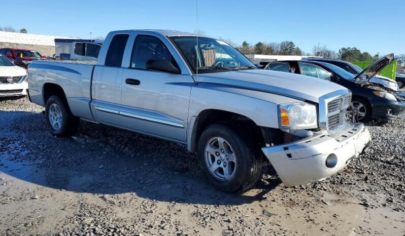 
								2005 Dodge Dakota full									
