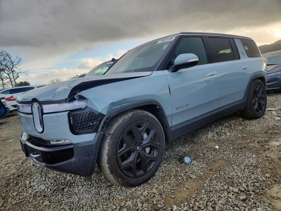 2024 Rivian R1s