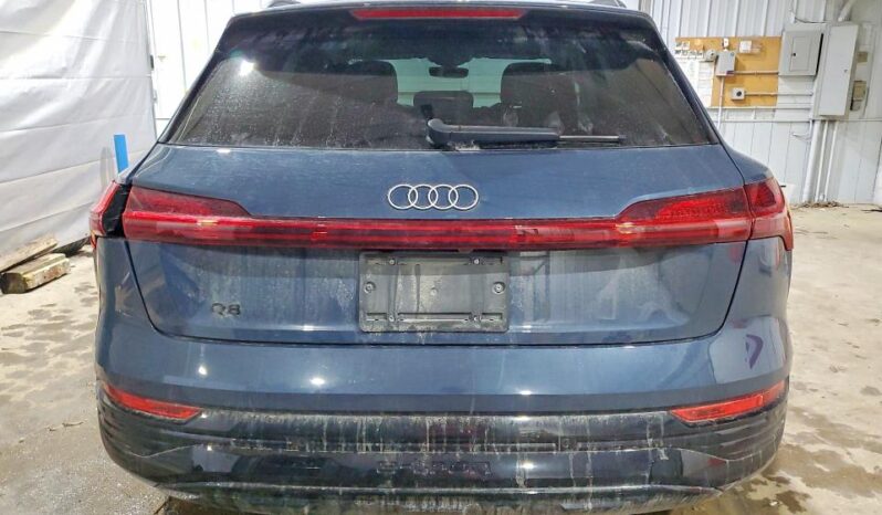 
								2024 Audi Q8 full									